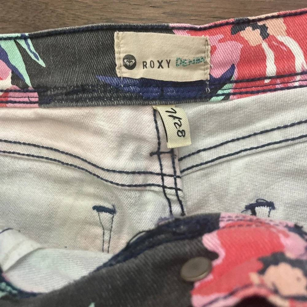 Roxy Juniors Carnival Tropical Floral Denim Cut Off Shorty Shorts‎ Size 28